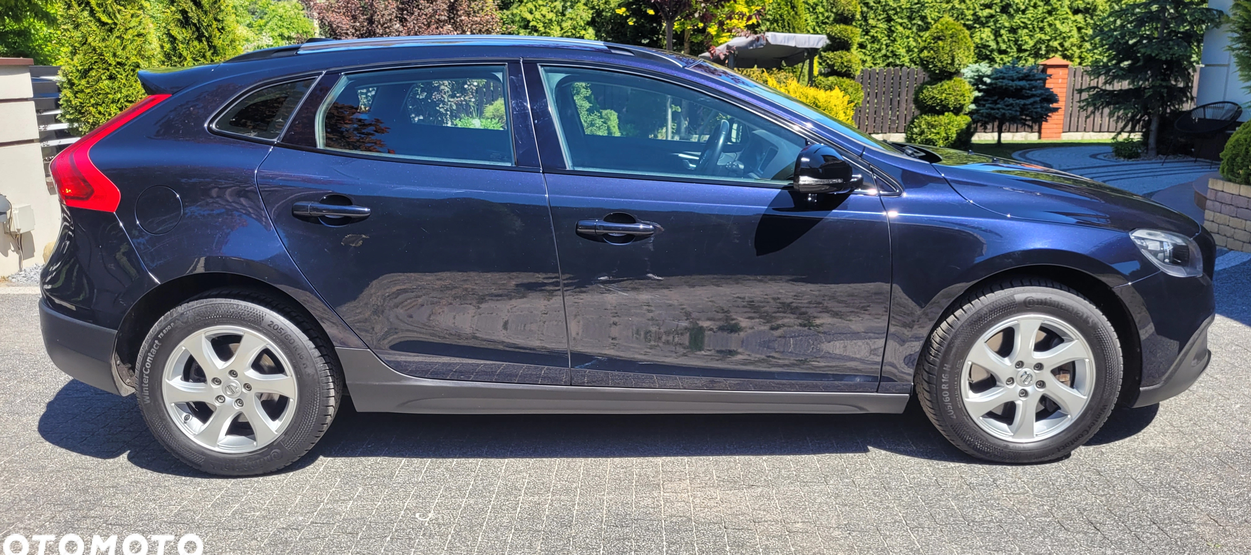 Volvo V40 cena 64900 przebieg: 109000, rok produkcji 2016 z Garwolin małe 211